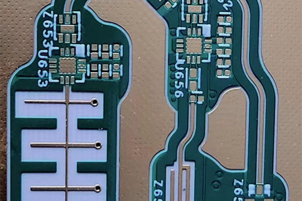 Visne scire sub quo ambitu PCB deficiens erit?